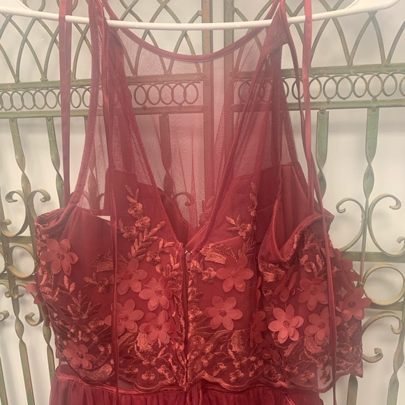 NWT BEAUTIFUL Tulle Dress with Flowers πΉ - Picture 2 of 4